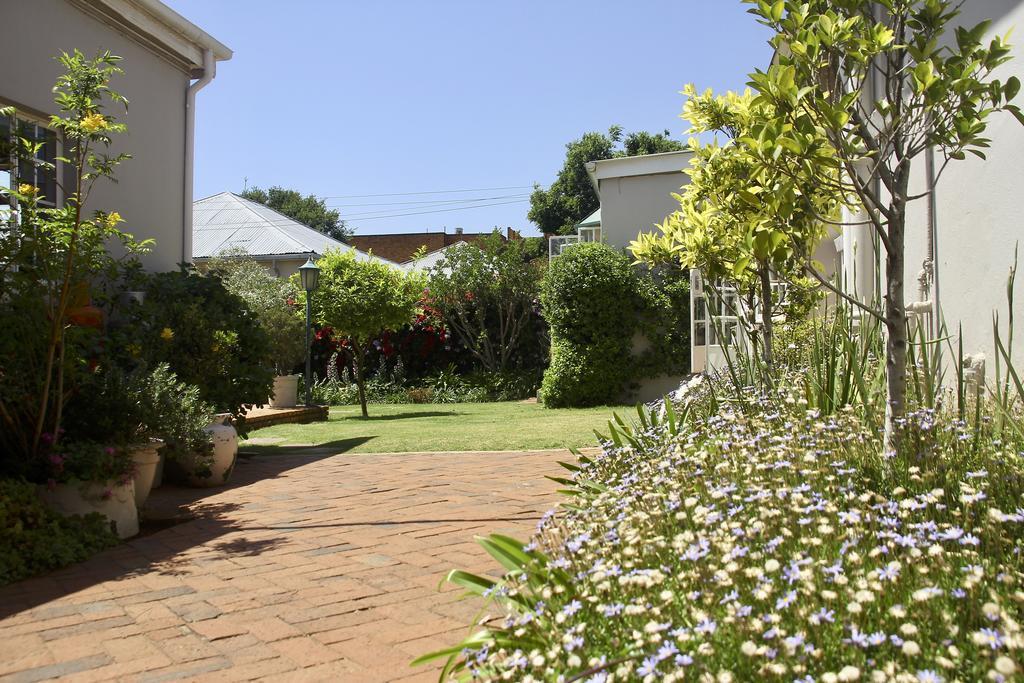 Melville Manor Guest House Йоханесбург Екстериор снимка