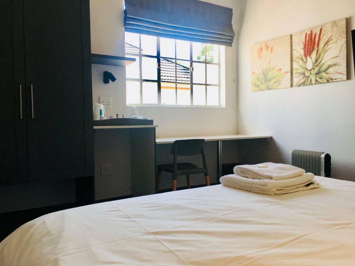 Melville Manor Guest House Йоханесбург Екстериор снимка